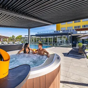 Aura Design&garden Pool Hotel Praag